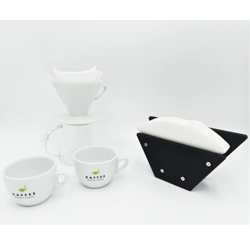 Kaffeefilterhalter, Variante "Klassisch", mit Filtern, Tassen und Filterkaffee Glaskanne und Filter