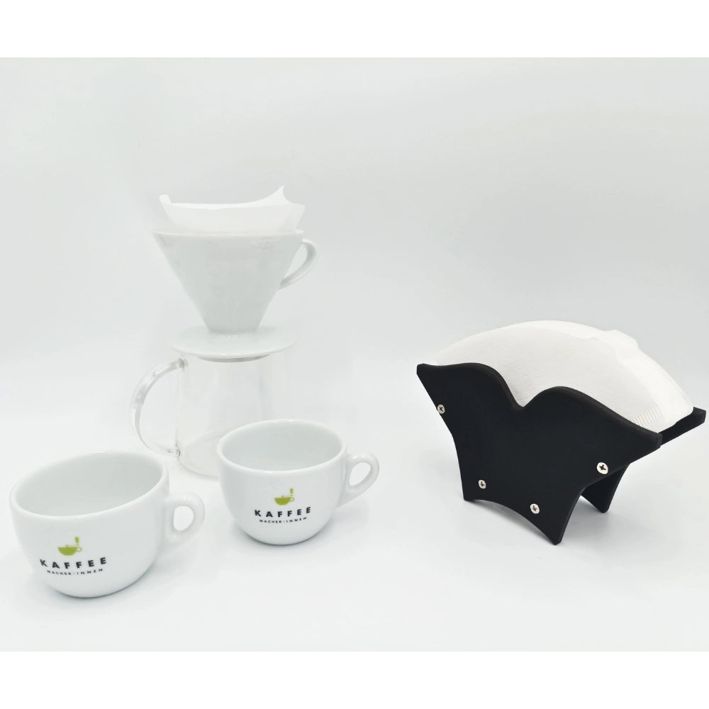Kaffeefilterhalter, Variante "Schnubbi", mit Filtern, Tassen und Filterkaffee Glaskanne und Filter